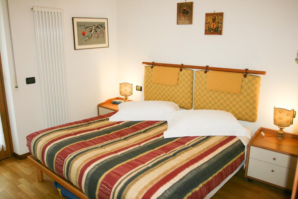 Appartamento Lombardi Riva del Garda Oda fotoğraf