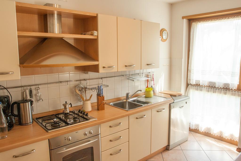 Appartamento Lombardi Riva del Garda Oda fotoğraf