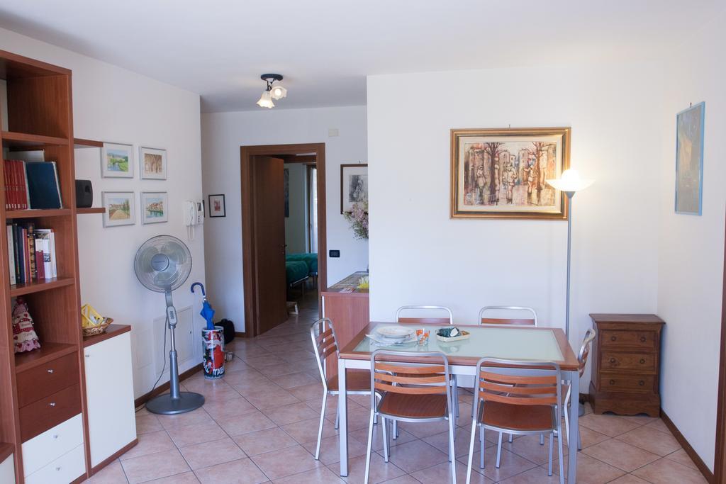 Appartamento Lombardi Riva del Garda Oda fotoğraf